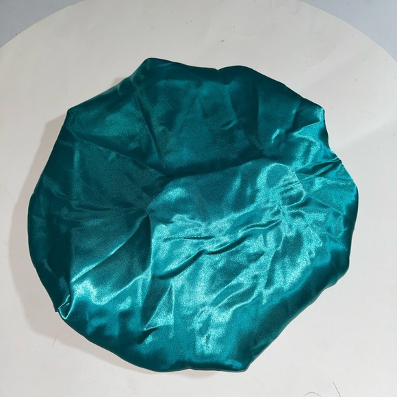 Chic Black and Teal Satin Hair Bonnet - Picture 3 of 3